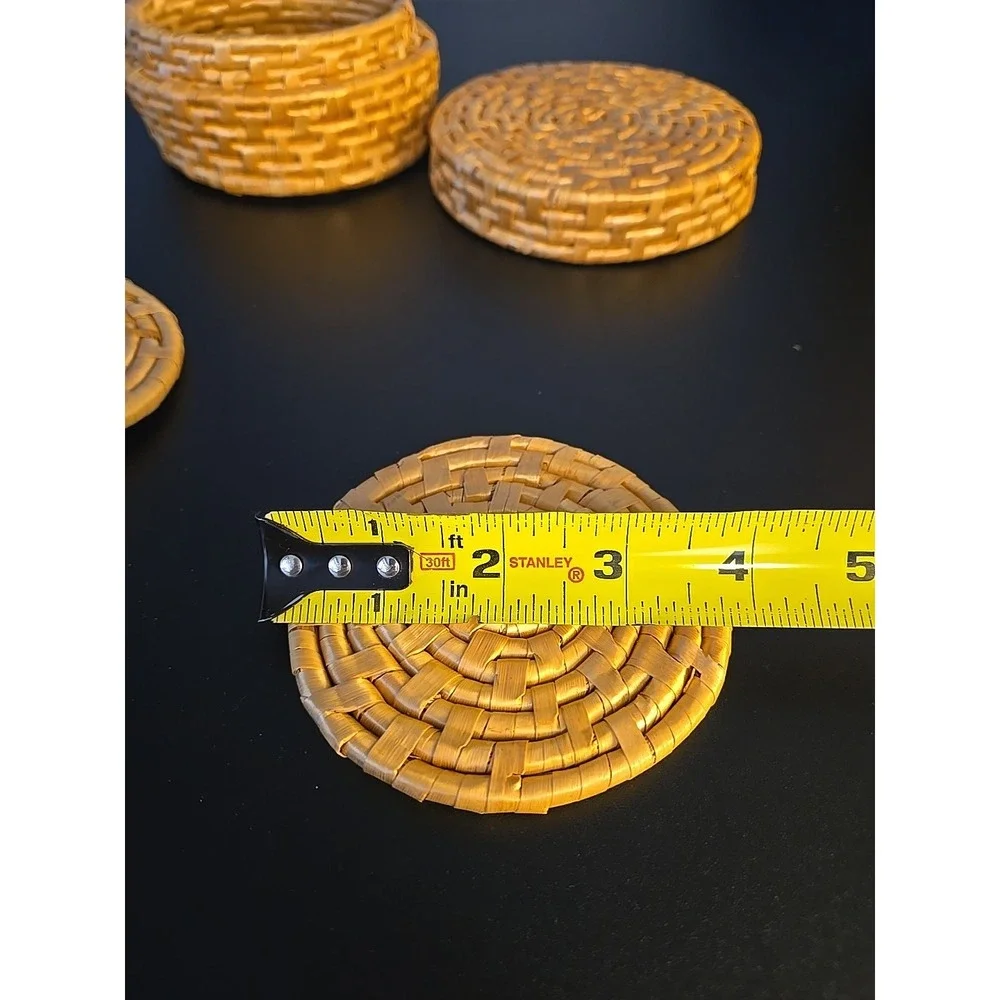 Woven Rattan Wicker Round 6 Coasters Set in Woven‎ Basket